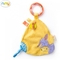 Niny 700014 Mīksta Attīsto&scaron;ā rotaļlieta-lupatiņa ar grabulīt bērniem no 0+ gadiem (17x24cm) Dzeltena