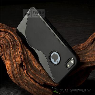 Apple iPhone 5 silicone back case cover S Line black maks